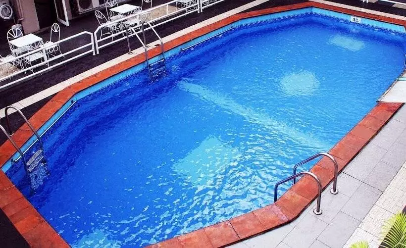 هتل De Castle Luxury Home
