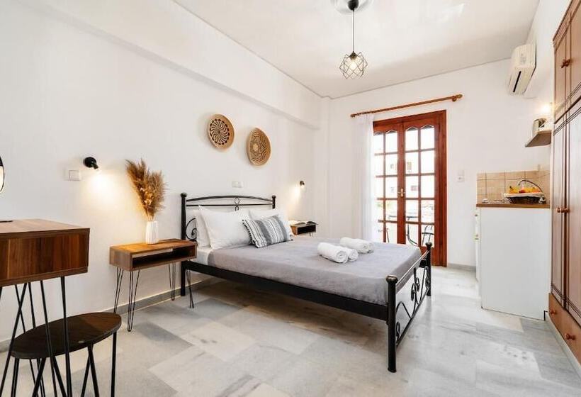 Hotel Flerianos Studios