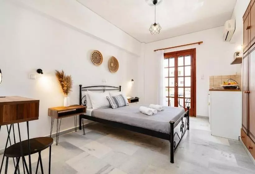 Hotelli Flerianos Studios