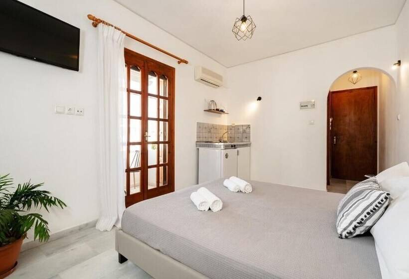 Hotel Flerianos Studios