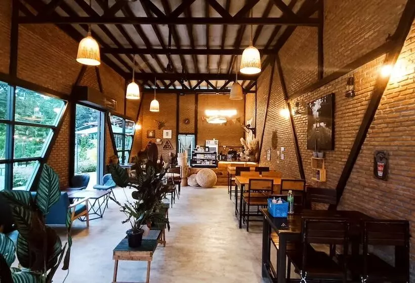 Hotelli Lake Camp Resort