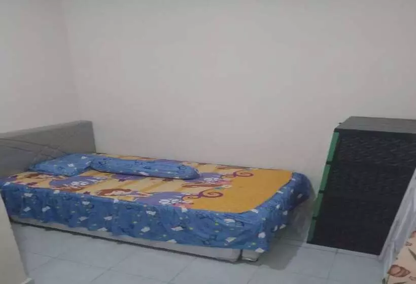 Hotelli Nany Ayahanda Syariah By Oyo
