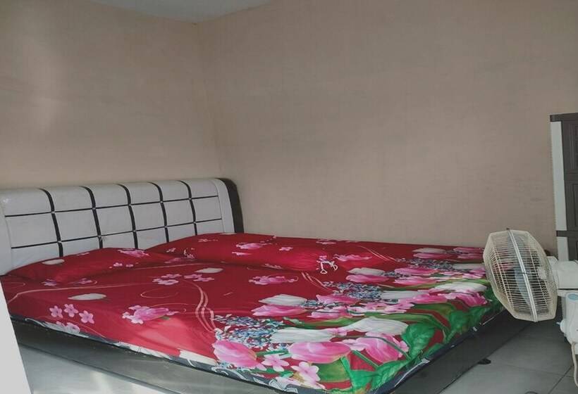 בית מלון כפרי Nany Ayahanda Syariah By Oyo