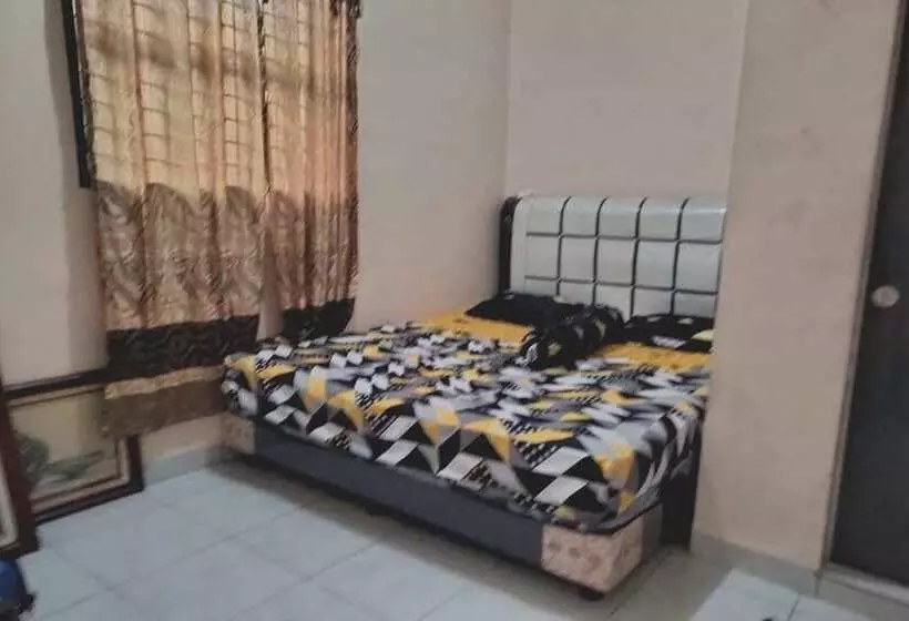 Hotelli Nany Ayahanda Syariah By Oyo