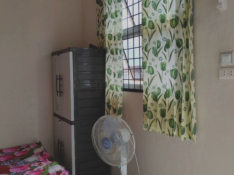 בית מלון כפרי Nany Ayahanda Syariah By Oyo