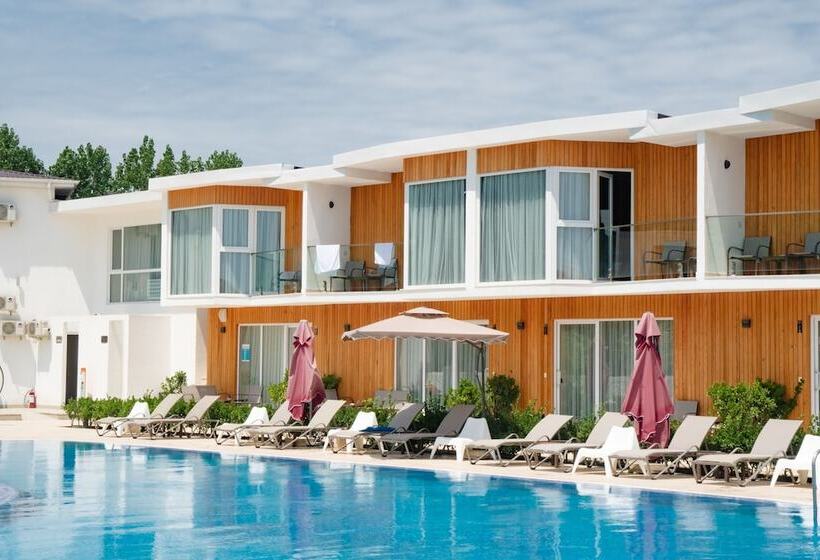 هتل Riva Hill Resort