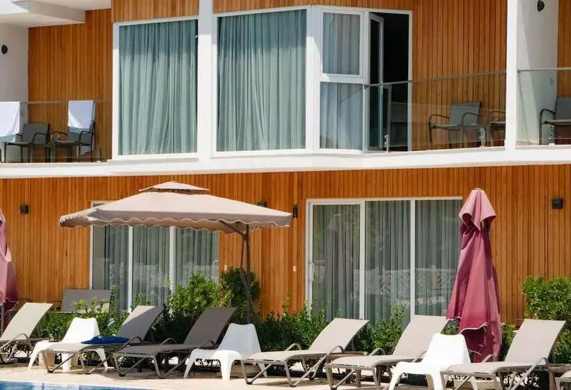 هتل Riva Hill Resort