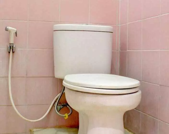 Hotelli Spot On 92834 Wisma Dira Tiara Syariah