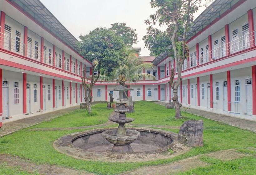 Otel Spot On 92834 Wisma Dira Tiara Syariah