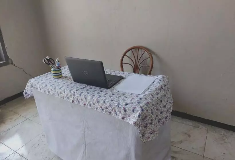 Hotelli Spot On 93035 Karman S Sari Homestay Syariah