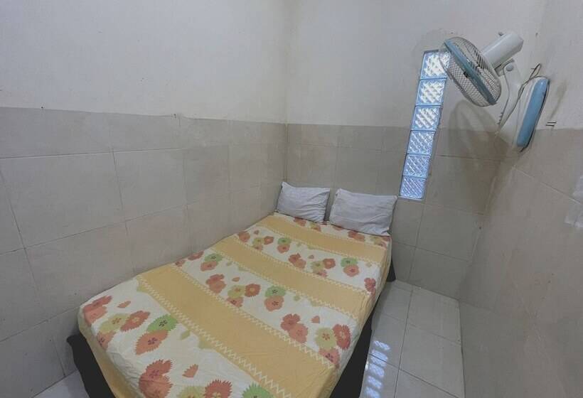 בית מלון כפרי Spot On 93035 Karman S Sari Homestay Syariah