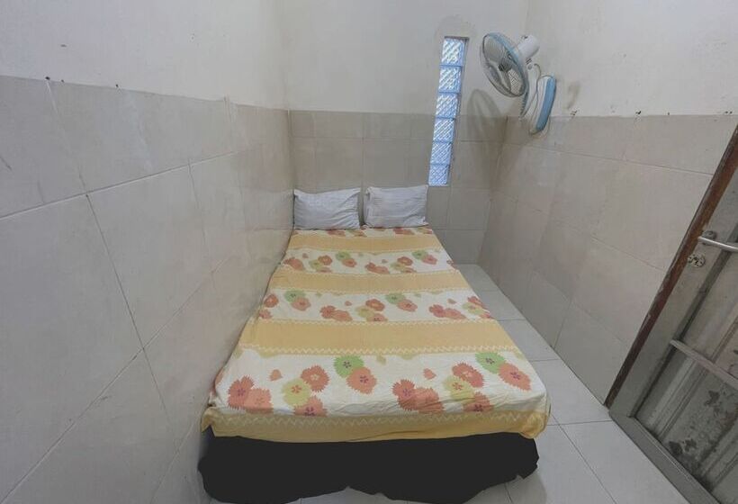 בית מלון כפרי Spot On 93035 Karman S Sari Homestay Syariah