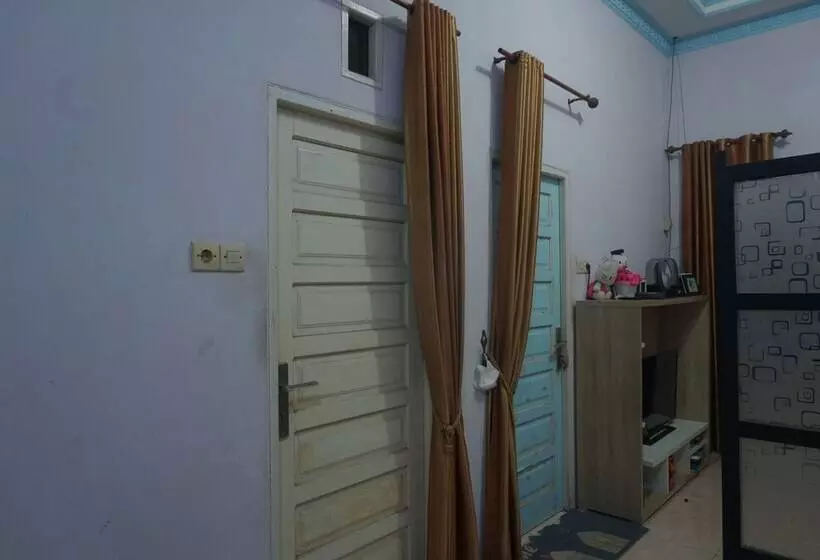 ホテル Spot On 92549 Wisma Ribas Syariah