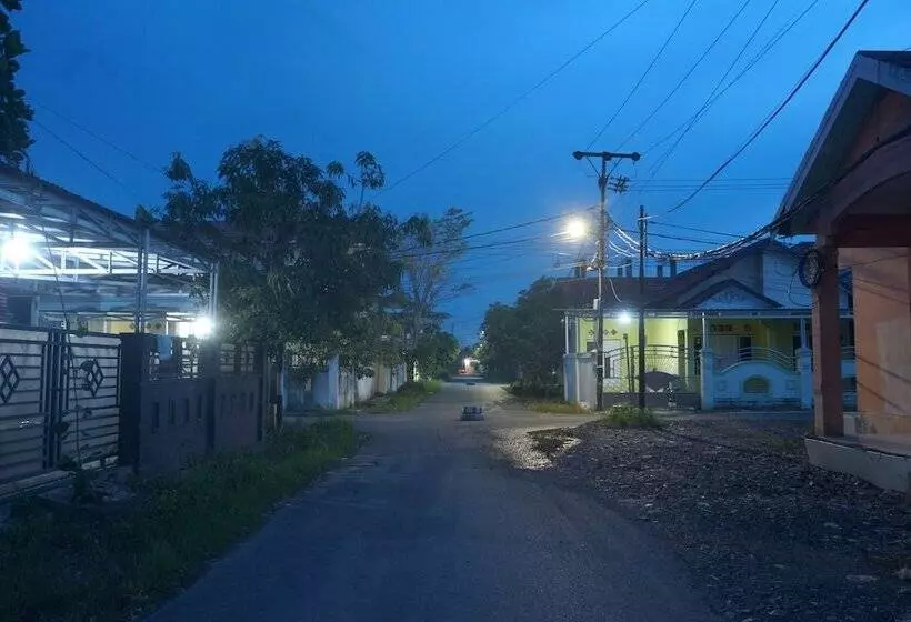 ホテル Spot On 92549 Wisma Ribas Syariah