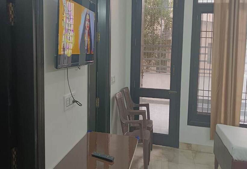 펜션 Singh Deluxe Inn