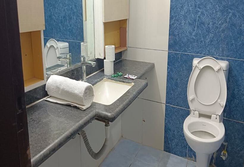 펜션 Singh Deluxe Inn