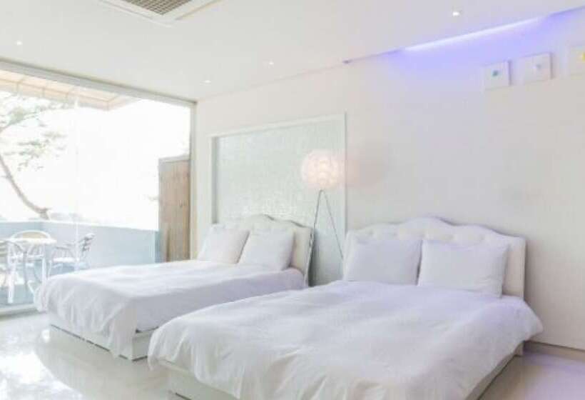 Pensió Gyeongju Staley Pool Villa