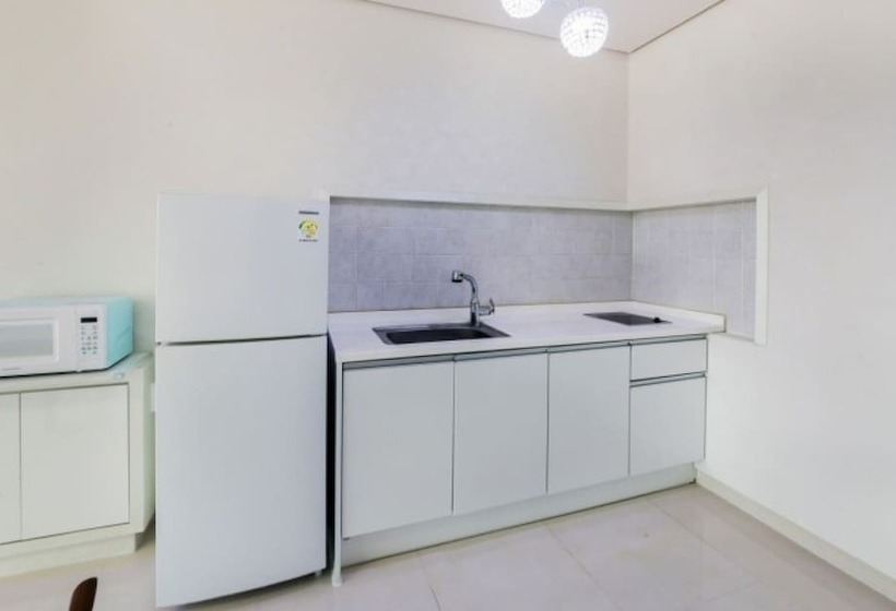 Pensió Gyeongju Staley Pool Villa