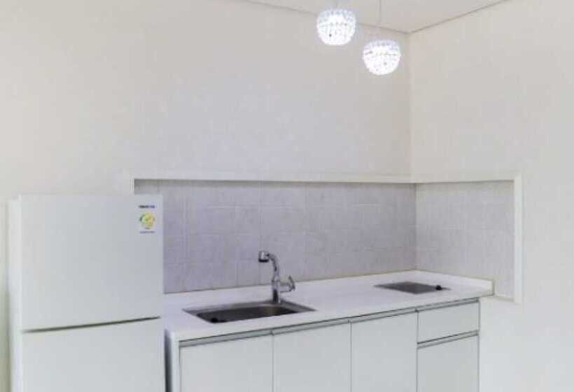 Pensió Gyeongju Staley Pool Villa