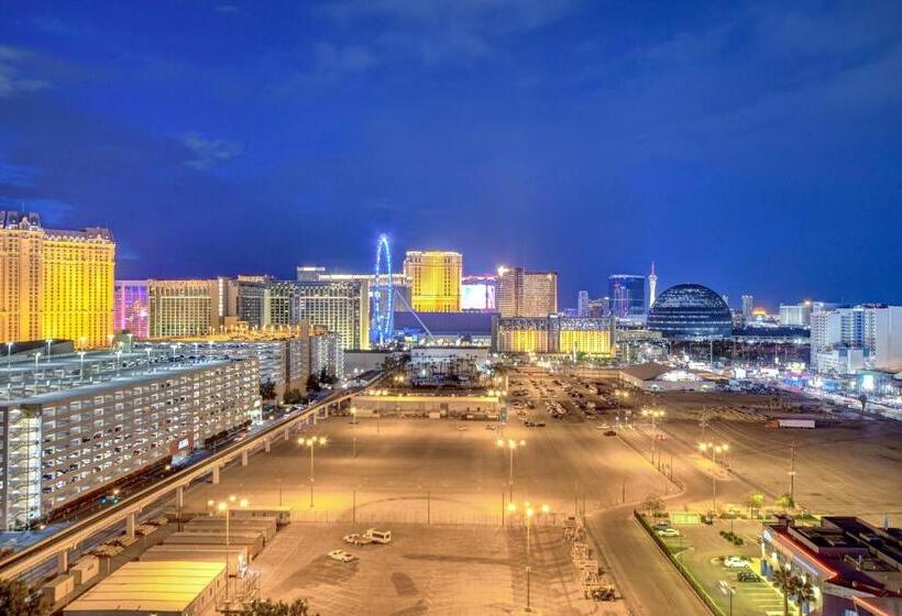 Balcony Strip View Suite Mgm Signature Tower 3