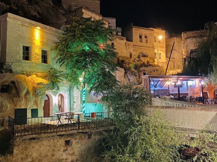 مبيت وإفطار Ela Cave House