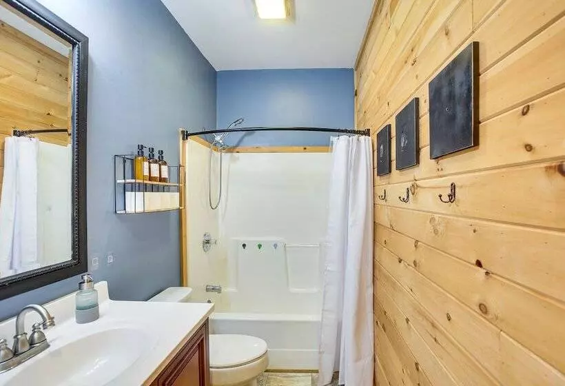 Bethpage Home W/ Private Hot Tub & Game Room!