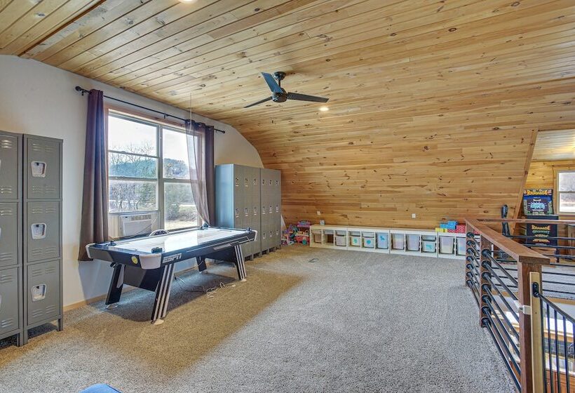 Bethpage Home W/ Private Hot Tub & Game Room!