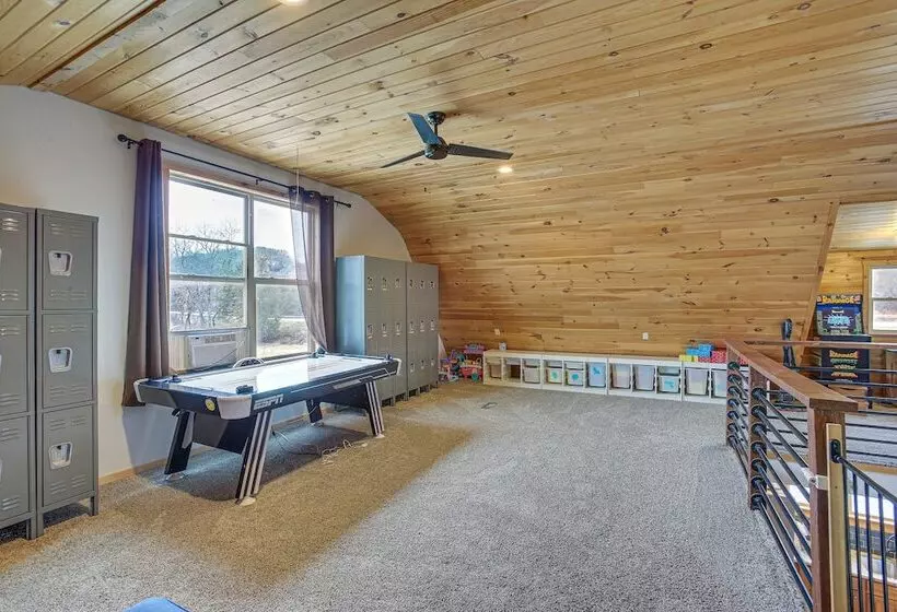 Bethpage Home W/ Private Hot Tub & Game Room!