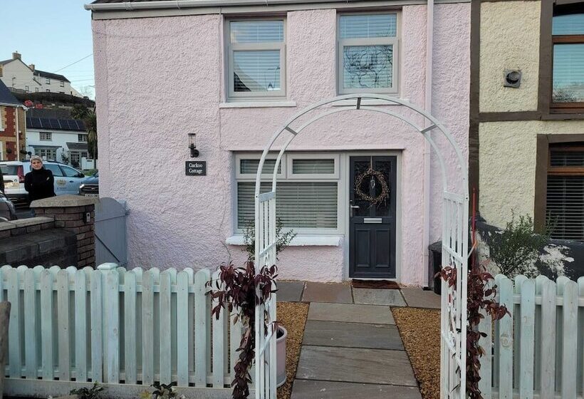 Charming 1 Bed Cottage In Brynmenyn