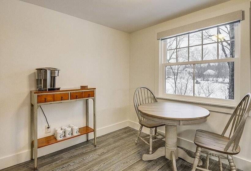 Cozy Wolfeboro Home W/ Private Deck: 1 Mi To Lake!