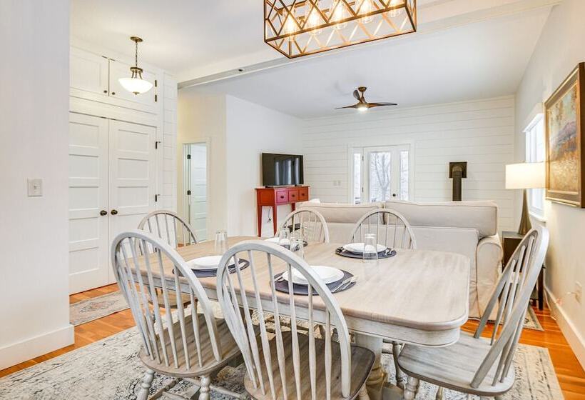 Cozy Wolfeboro Home W/ Private Deck: 1 Mi To Lake!