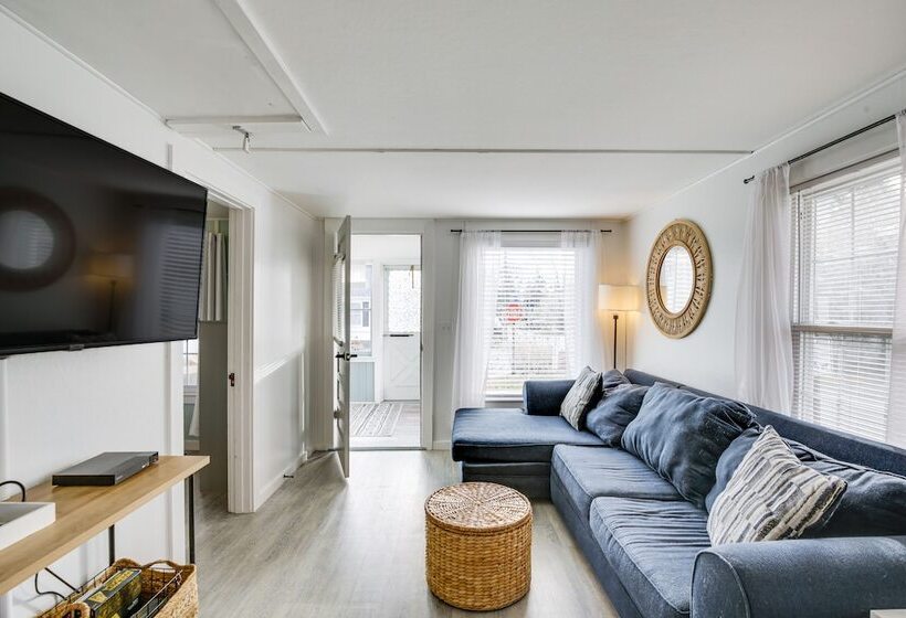 Dog Friendly Old Orchard Beach Home < 1 Mi To Pier