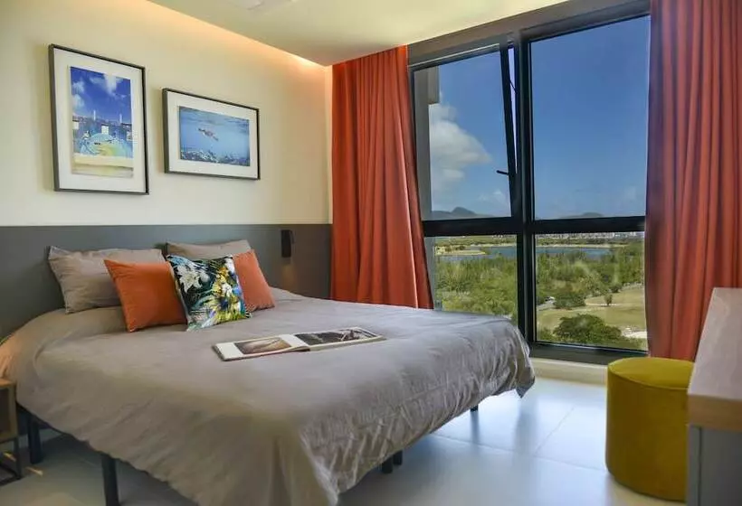 Fourteen At Mullet Bay