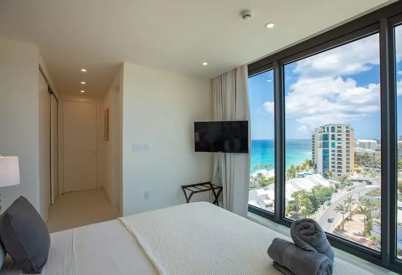 Fourteen At Mullet Bay