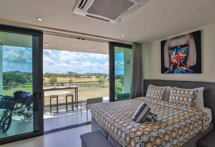 Fourteen At Mullet Bay