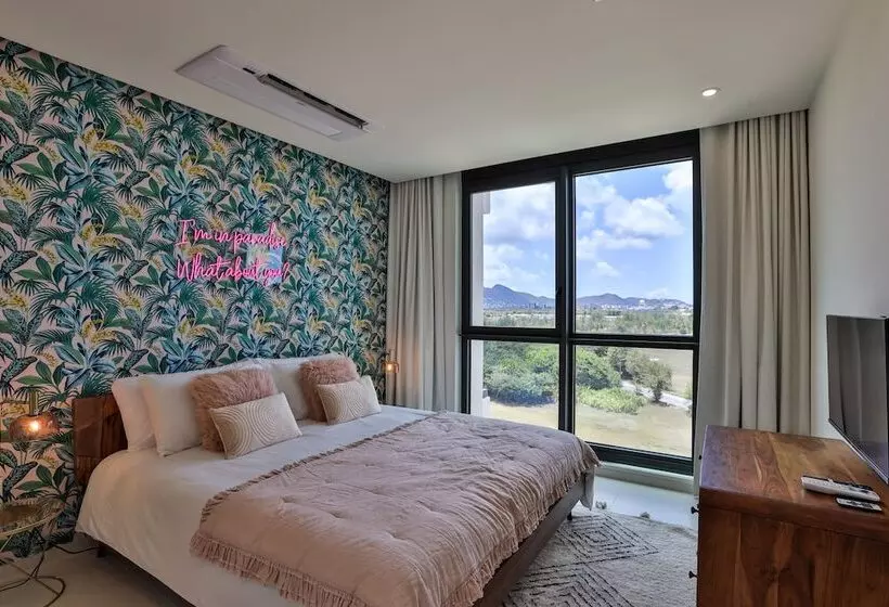 Fourteen At Mullet Bay