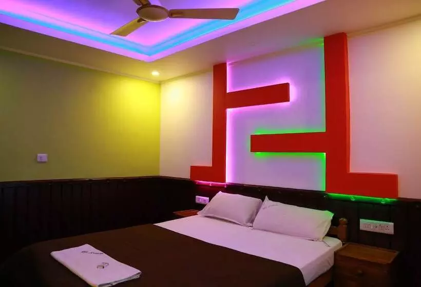 Hotelli Double Decker Houseboat