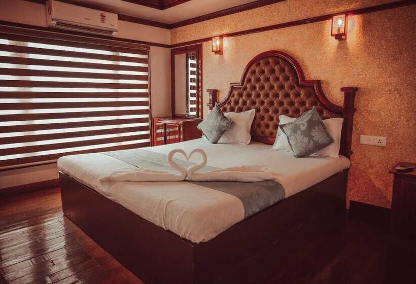 Hotel Double Decker Houseboat