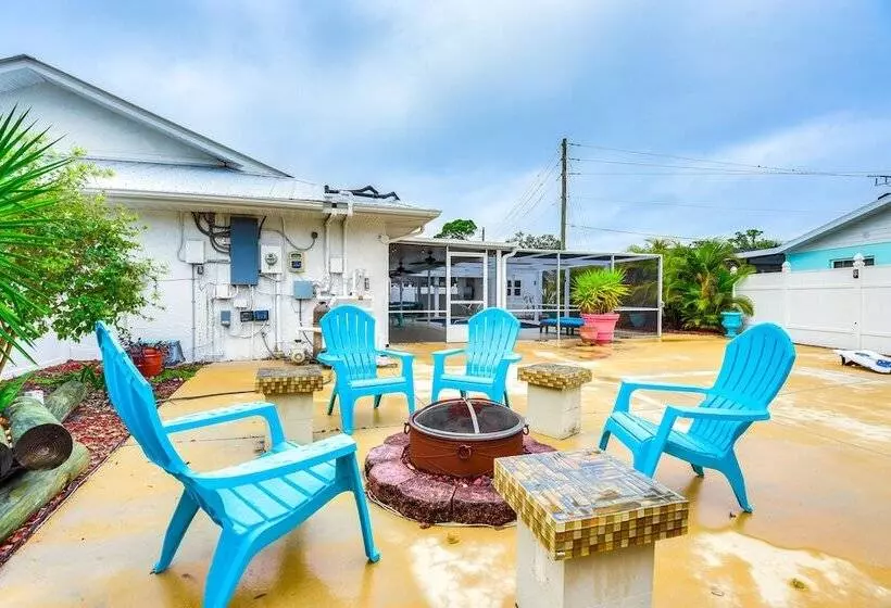 6 Mi To Beach, Beach Gear: Idyllic Bradenton Home