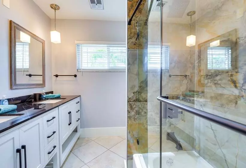 6 Mi To Beach, Beach Gear: Idyllic Bradenton Home