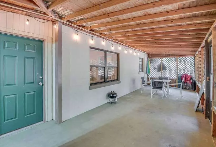 Patio & Grill: Idyllic Sorrento Vacation Home!