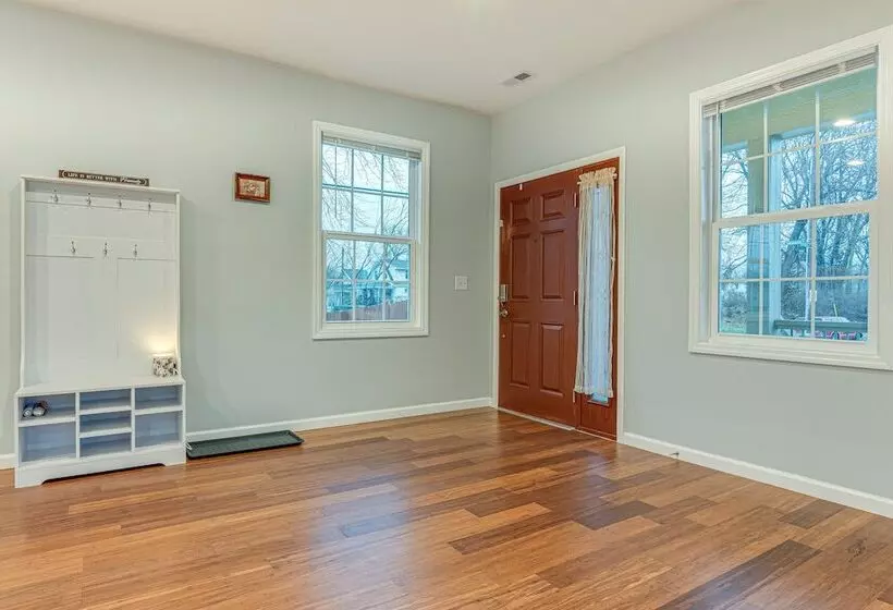 Indianapolis Home W/ Fire Pit: 3 Mi To Downtown!