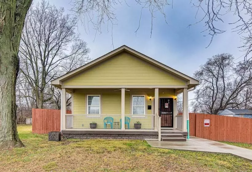 Indianapolis Home W/ Fire Pit: 3 Mi To Downtown!