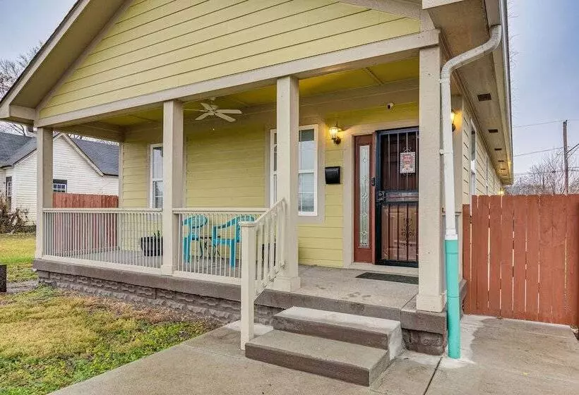 Indianapolis Home W/ Fire Pit: 3 Mi To Downtown!