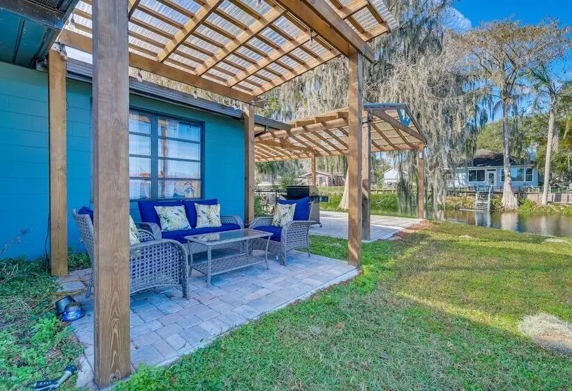 Lakefront Florida Retreat W/ Dock & Kayaks