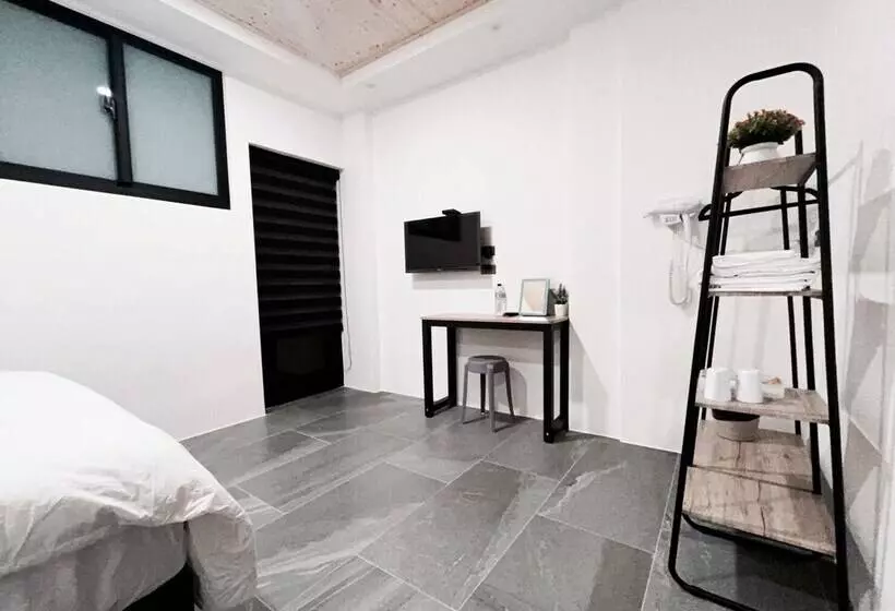 Leisurely B&b
