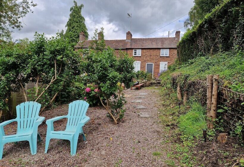 Lovely 2 Bed Cottage In Coalbrookdale Telford