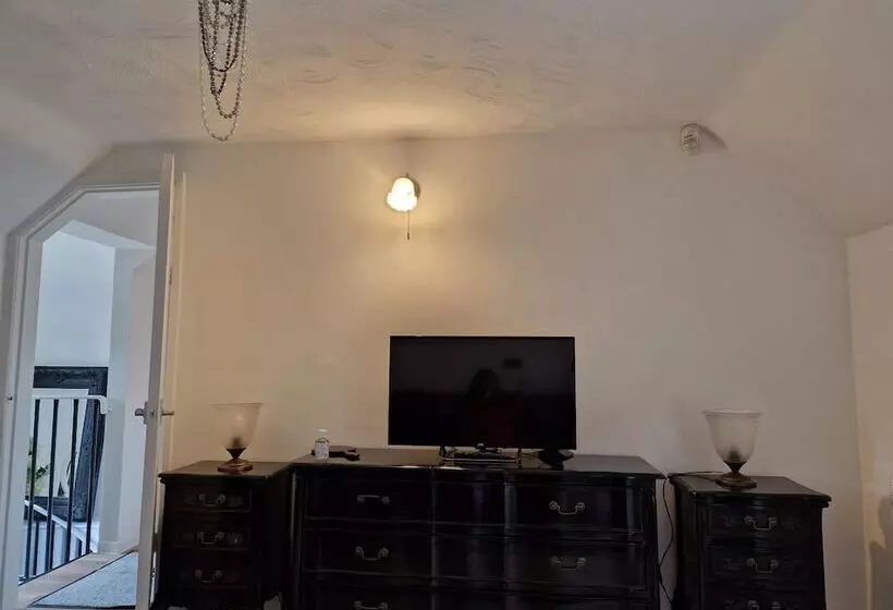 Lovely 2 Bed Cottage In Coalbrookdale Telford