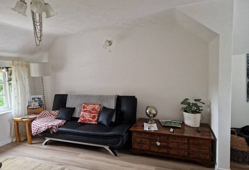 Lovely 2 Bed Cottage In Coalbrookdale Telford