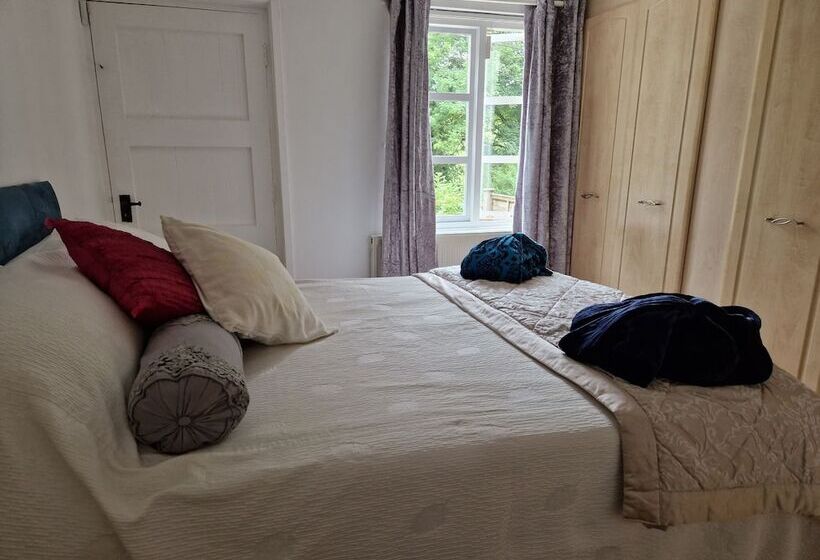 Lovely 2 Bed Cottage In Coalbrookdale Telford